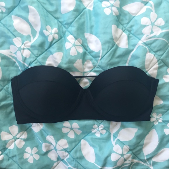 NWOT Black Push-up Bikini Top