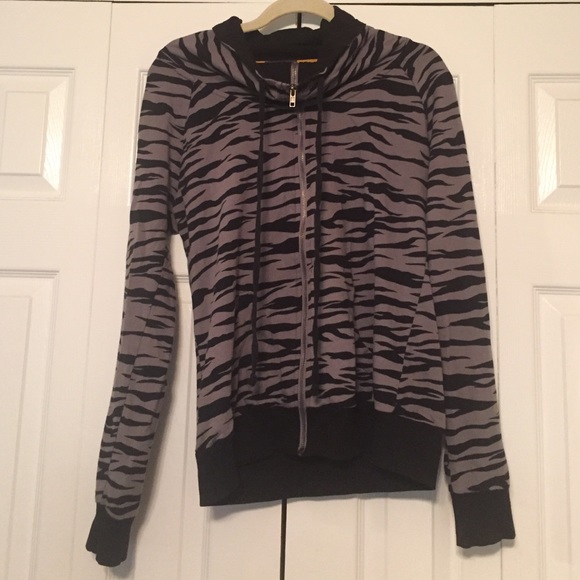 ⚫️Forever 21 Girls Size L Zebra Zip Up Jacket ⚪️