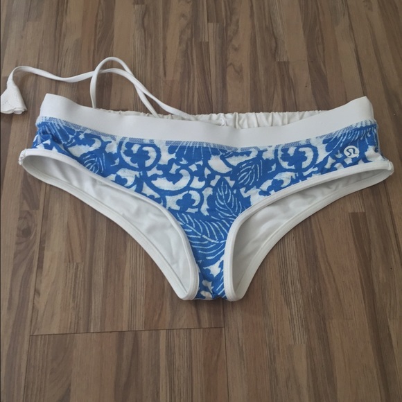 Lulu lemon swim bottom