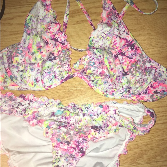 Floral VS ruffle bathing suit top & bottoms