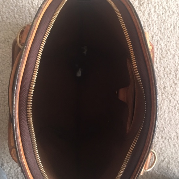 Louis Vuitton - Picture 4 of 4