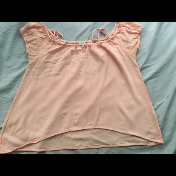 Light Pink High Lo Off the Shoulder Top ! 🌞
