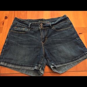 Women's jean shorts size 6