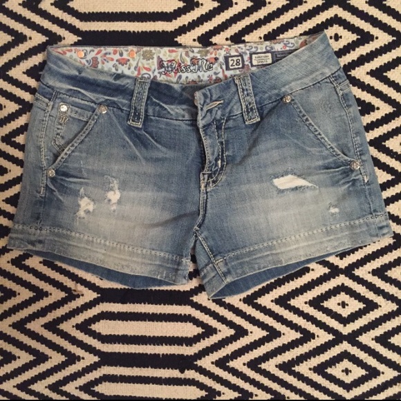 MissMe Jean Shorts new!! Size 28