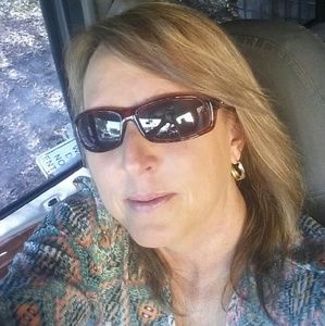 Meet your Posher, Suzanne