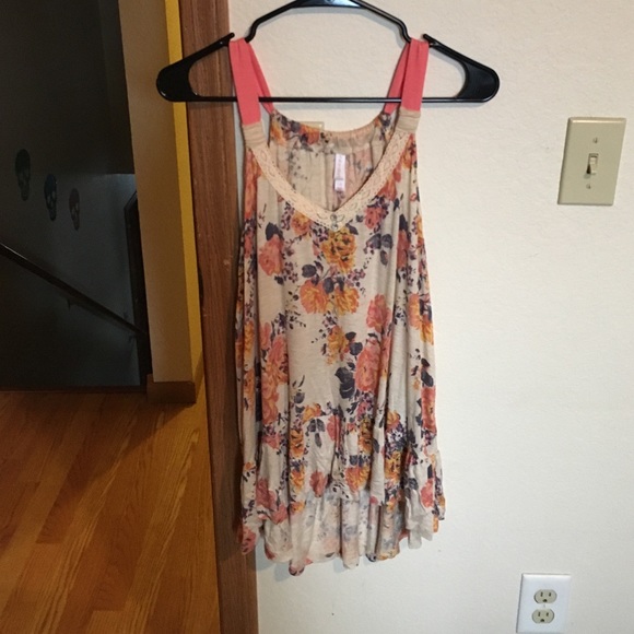 Floral tank