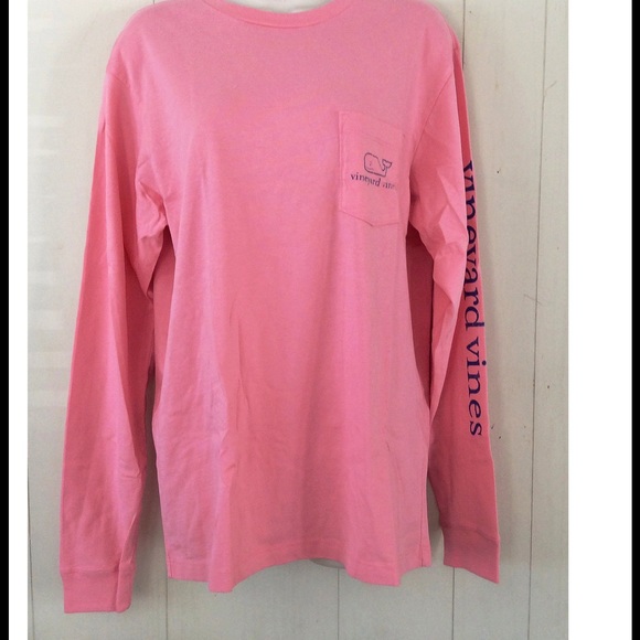 ❌SOLD❌Long Sleeve Distressed Whale Graphic Tee - Picture 3 of 4
