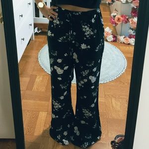 Brandy Melville Lizeth flower print pants
