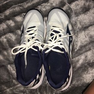 Mizuno volleyball wave lightning Z2's