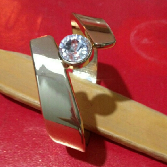 Brand new beautiful GL bangle