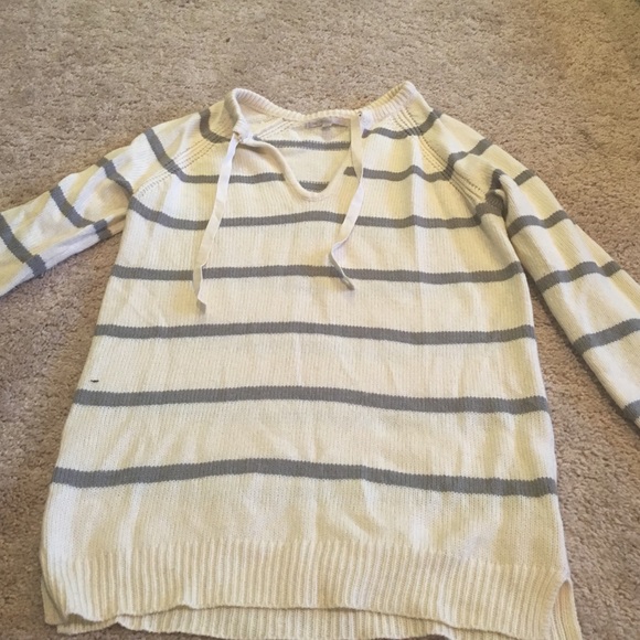 Cute sweater. Worn once