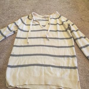 Cute sweater. Worn once