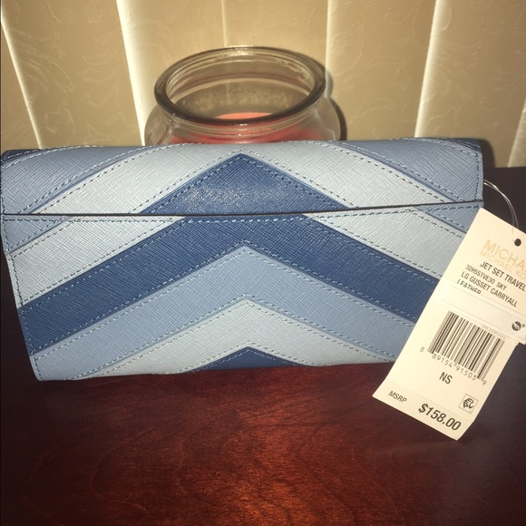 MICHAEL KORS WALLET IN CHEVRON PRINT NO TAGS - Picture 4 of 4