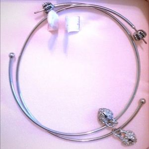 Beautiful Juicy Couture earrings!!!