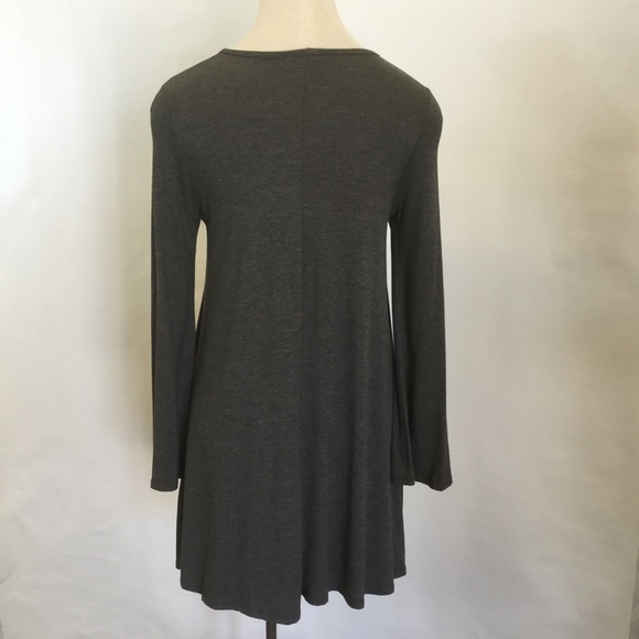 Criss Cross Vee Dress - Picture 4 of 4