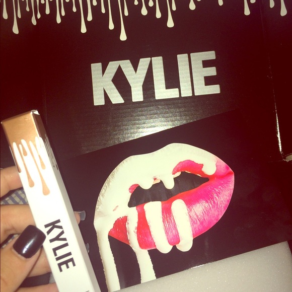 Kylie Cosmetics HEIR Metal Matte. Never used