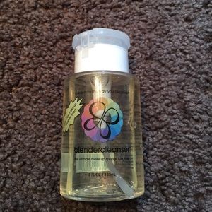 Beauty Blender Cleaner
