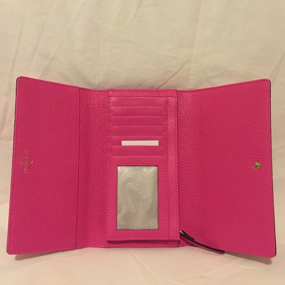 SOLD 🆕 Kate Spade New York Sandra Wallet 👝✨ - Picture 2 of 4