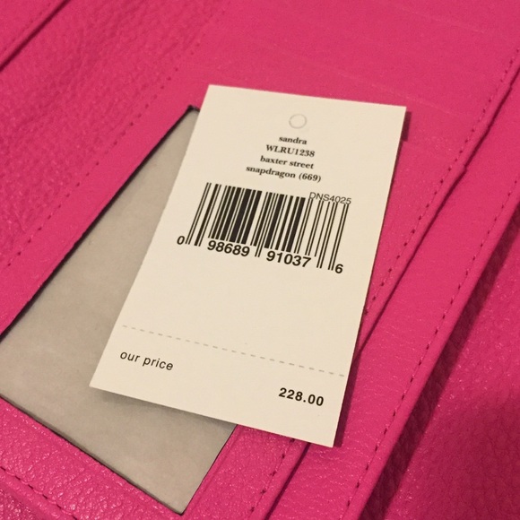 SOLD 🆕 Kate Spade New York Sandra Wallet 👝✨ - Picture 3 of 4