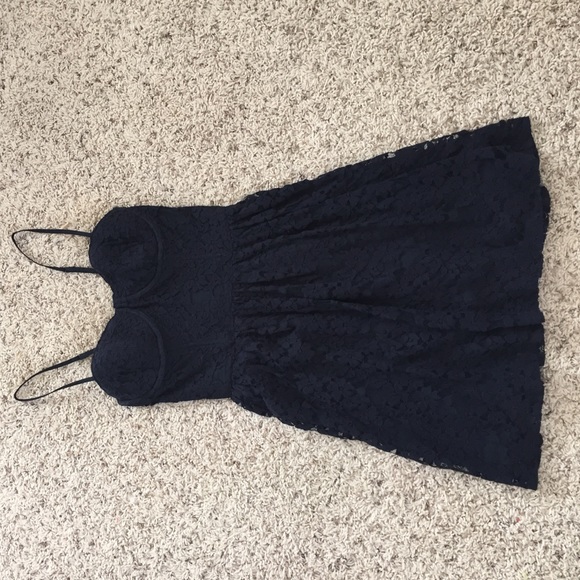 beautiful navy blue dress!