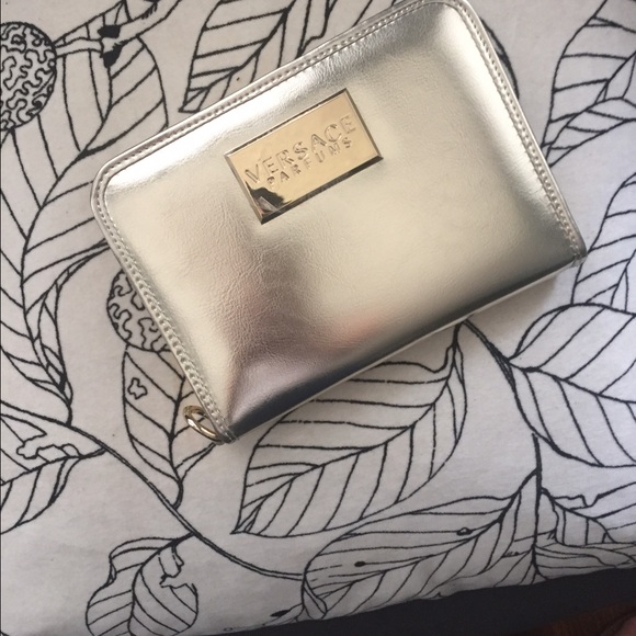 New Versace wristlet/ clutch🎉