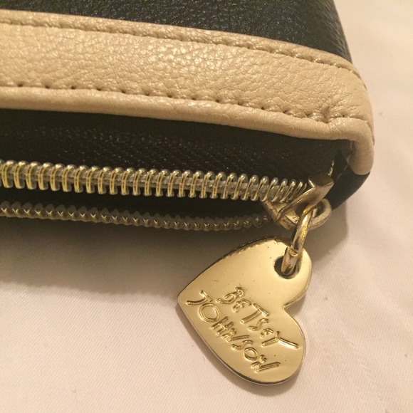 Betsy Jonson, Gently loved, Zip around wallet - Picture 2 of 4