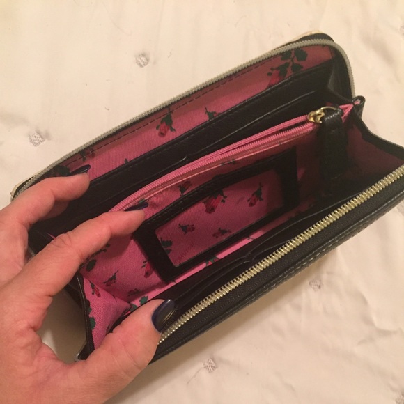 Betsy Jonson, Gently loved, Zip around wallet - Picture 4 of 4