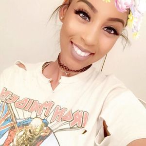 Meet your Posher, Alexia