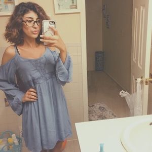 Cute shoulder cut flowy dress
