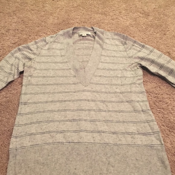 V neck sweater