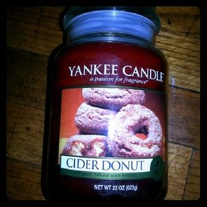 Yankee candle "cider donut"