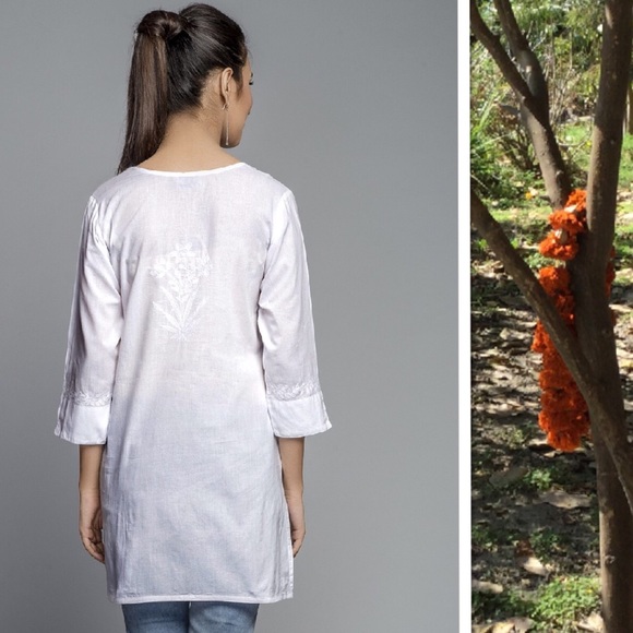 New! 🌸 FabIndia Embroidered White Tunic! - Picture 2 of 3