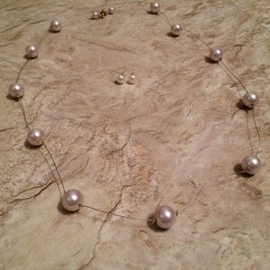 Pearl necklace/earring set