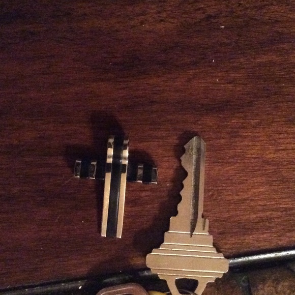 Sterling cross - Picture 3 of 3