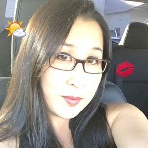 Meet your Posher, Larissa