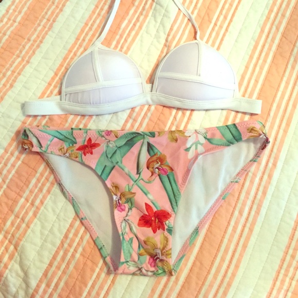 Triangl Bikini