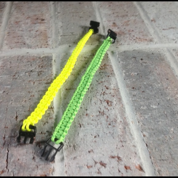 2 Thin paracord bracelets