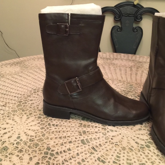 Boots - Picture 3 of 3