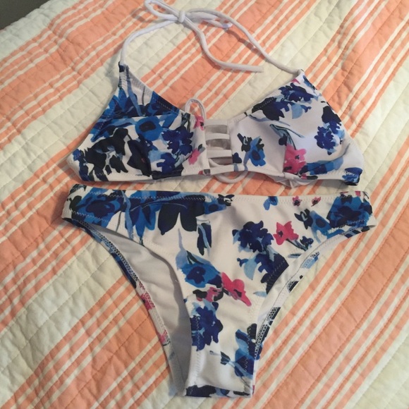White and blue flowered bikini