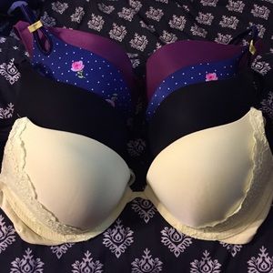 4 Victoria's Secret Push Up Bras
