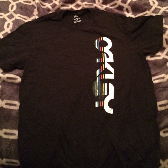 Oakley tee