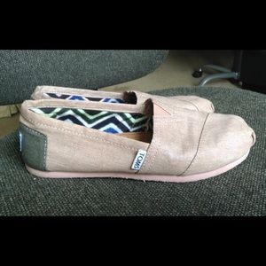 Pink shimmer Toms slip on shoes