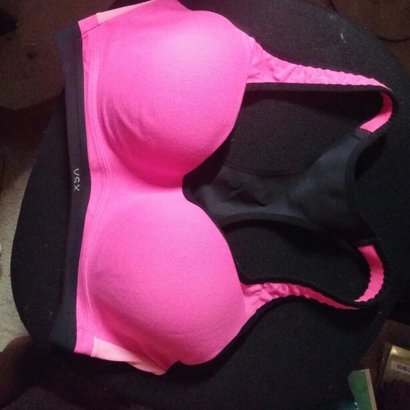 Pink Vsx sports bra 34d.