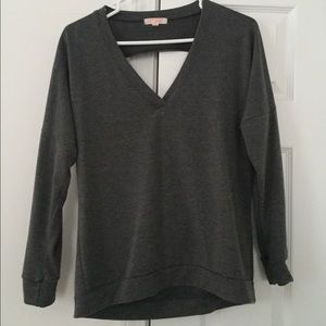 CR V-Neck/Open-back Sweater