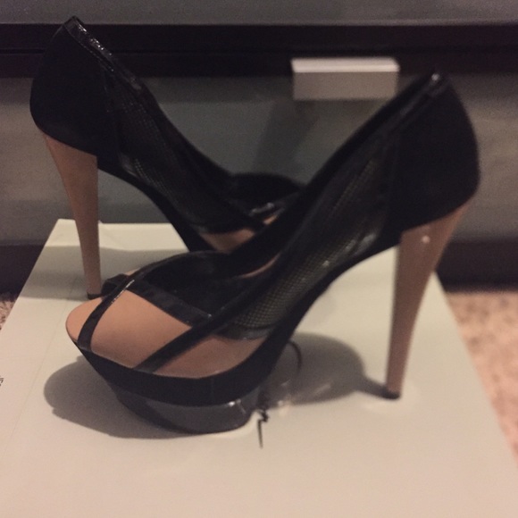 Jessica Simpson heels