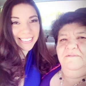 Meet your Posher, Zoila