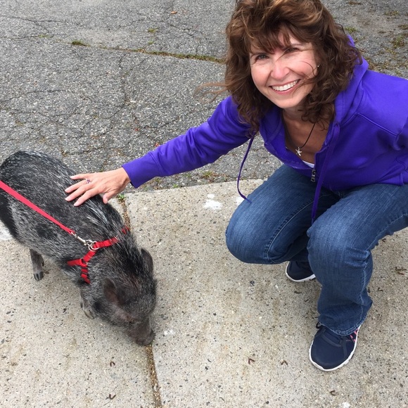 Meet your Posher, Jeanne - Picture 1 of 1