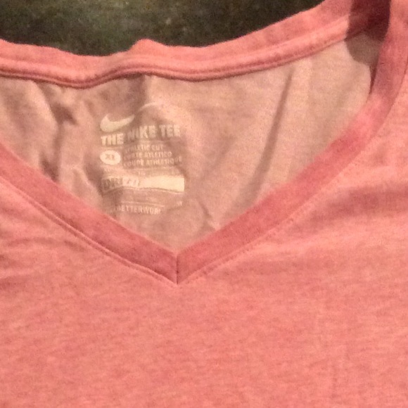 Nike tee. Dry fit - Picture 2 of 2