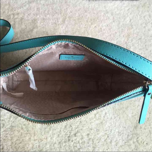 Sold!!!! Kate spade Crossbody - Picture 2 of 3