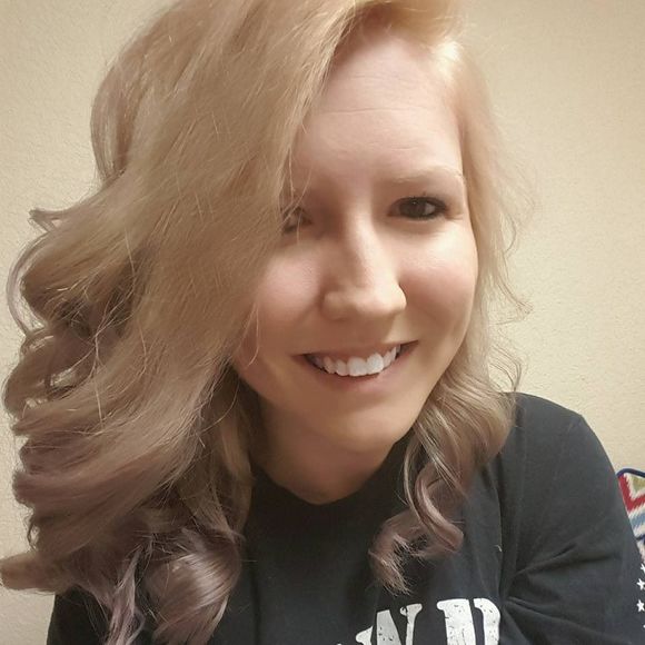 Meet your Posher, Kristen - Picture 1 of 1